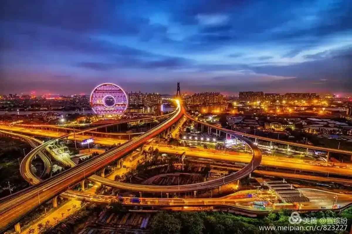城市灯光秀与景区灯光节的费用差异在哪里？