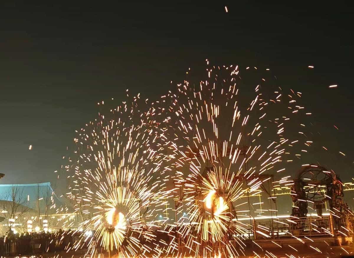 预订打铁花表演需要提前多久？旺季与淡季的