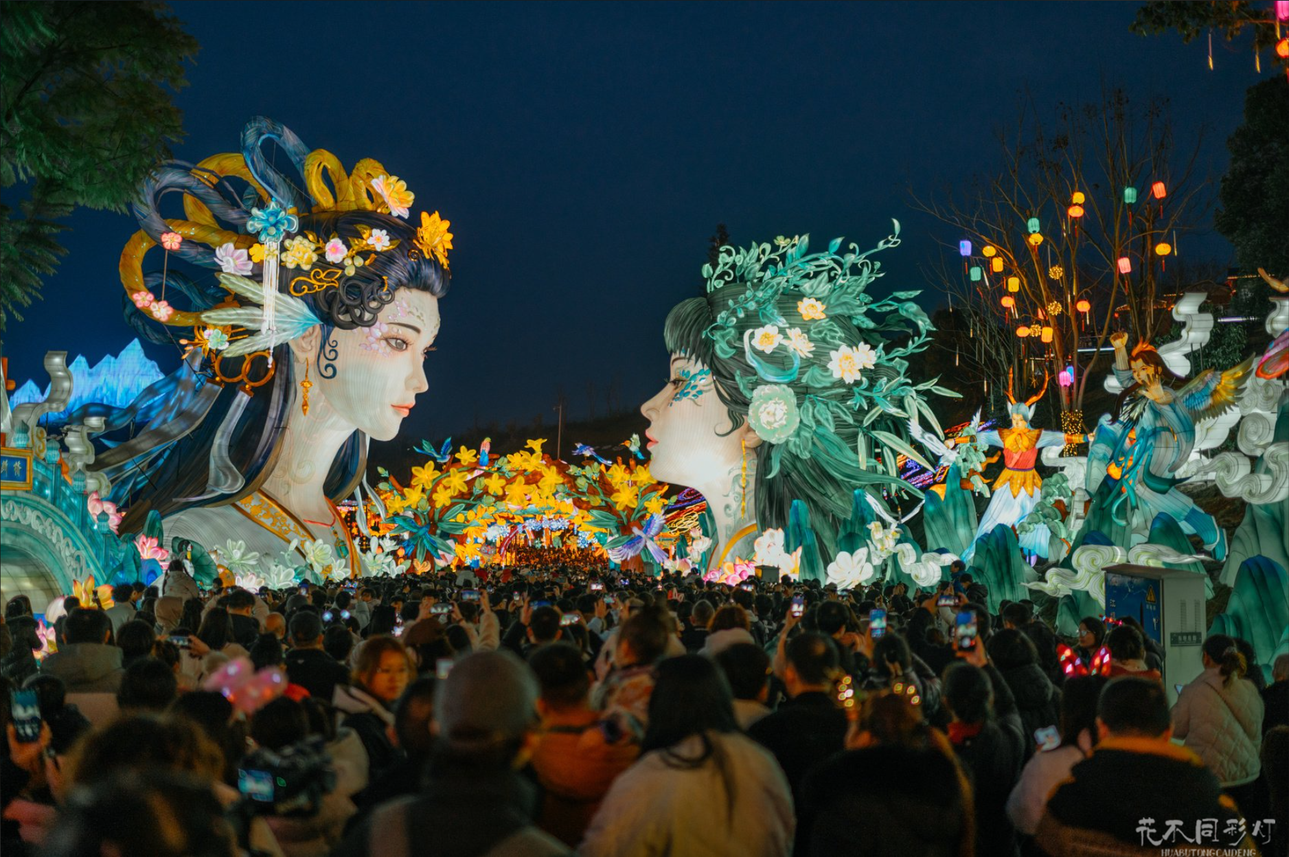 青竹蜂云剑彩灯制作过程-传统工艺与现代技术结合