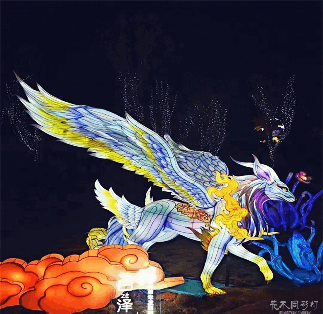 神话灯组定期清洁保养作业-专业团队使用专用工具