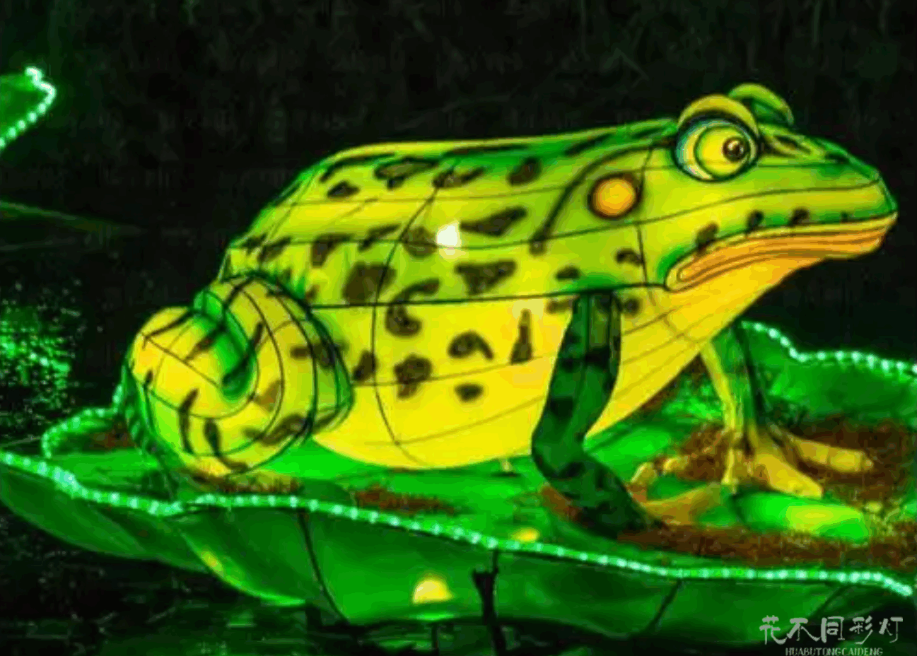 机械动力恐龙灯组内部结构-展示复杂传动系统与灯光布线 机械动力恐龙灯组内部结构-展示复杂传动系统与灯光布线