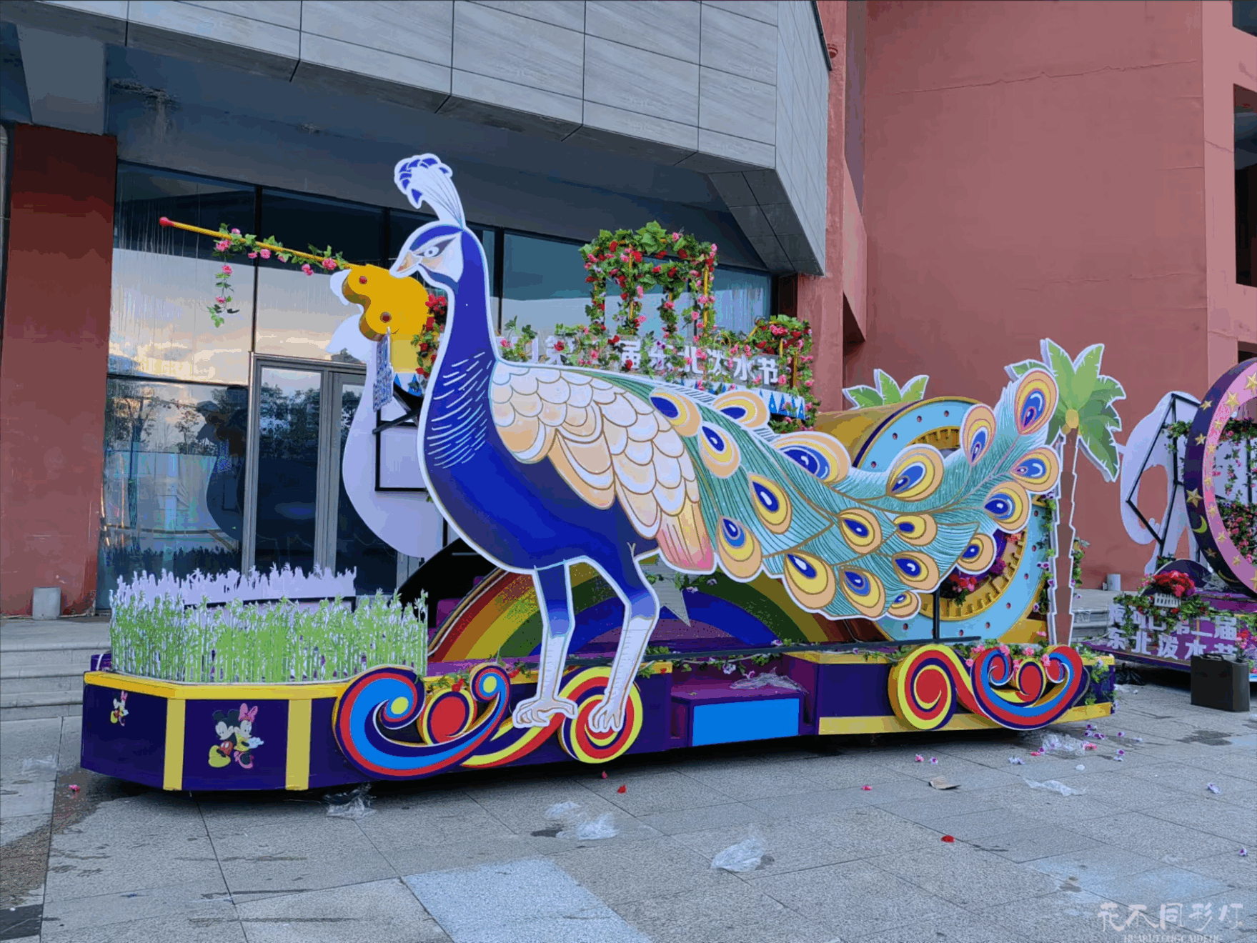 环保材料在彩车设计中的创新应用解析 - 从天然竹材到再生塑料的可持续材料解决方案 环保材料在彩车设计中的创新应用解析 - 从天然竹材到再生塑料的可持续材料解决方案