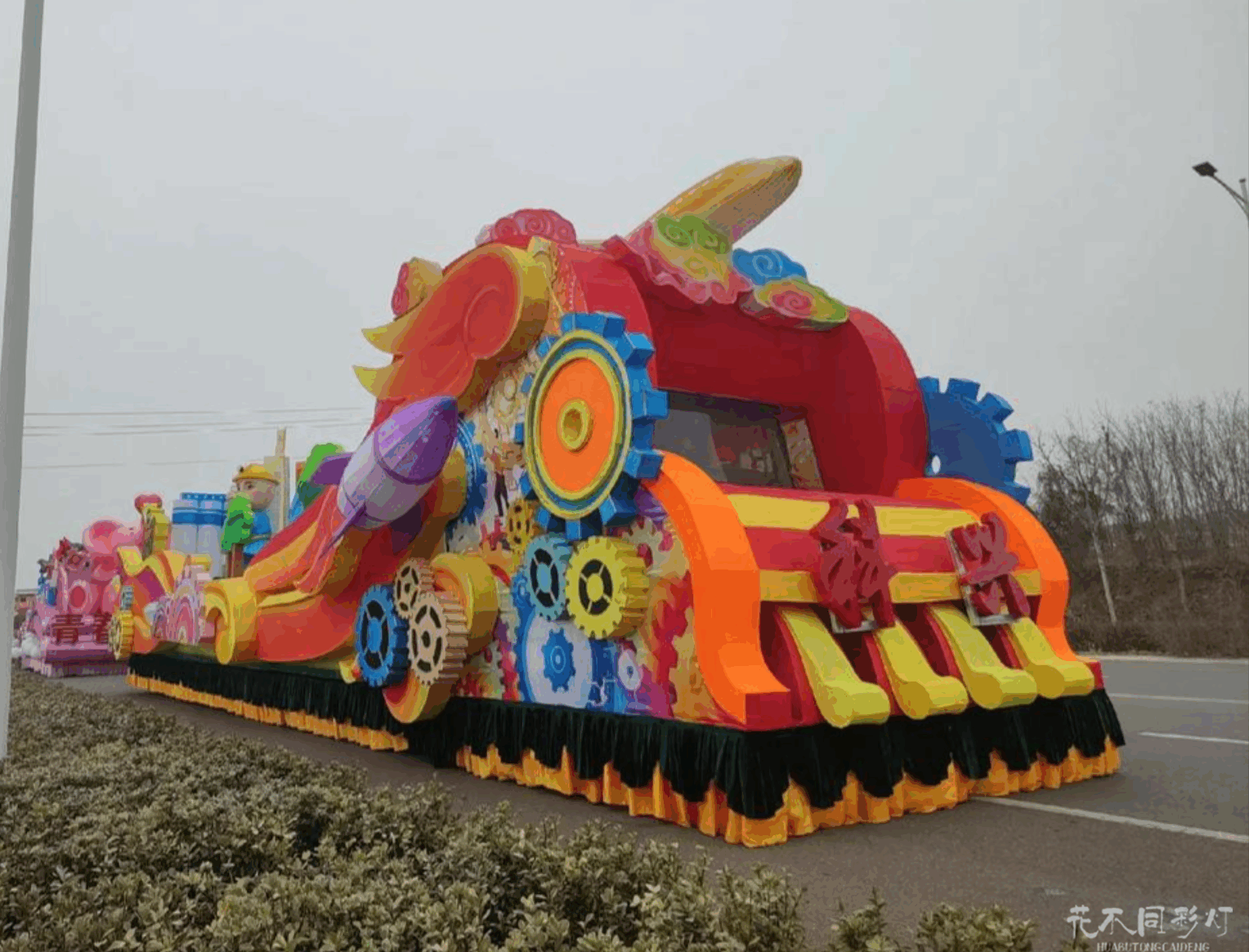 彩车制作价格7大影响因素分析图：从设计到落地的成本构成