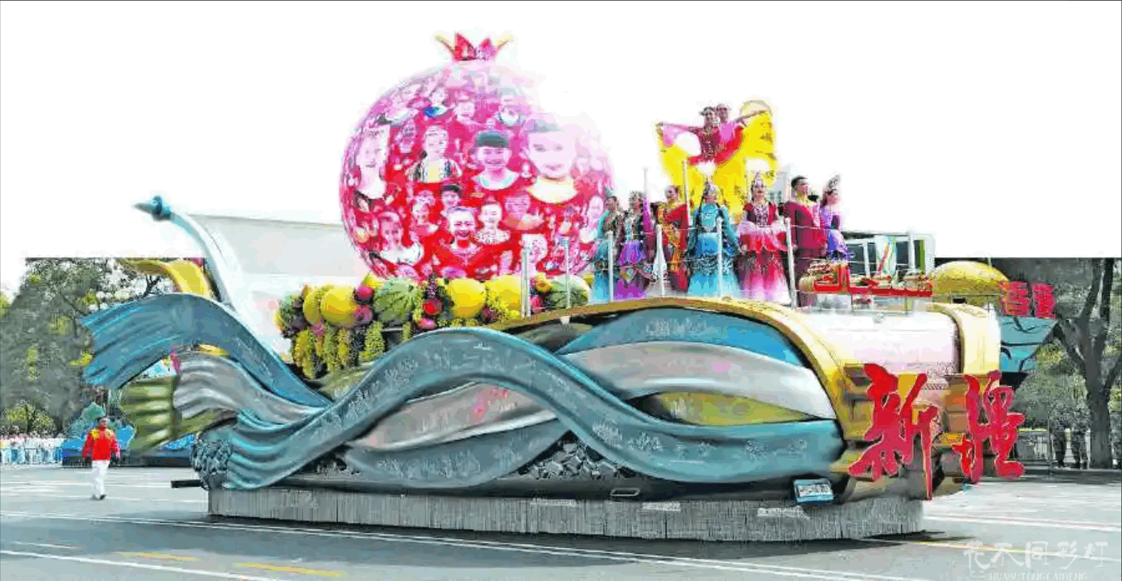 旅游节花车夜间灯光效果-智能光影系统展示