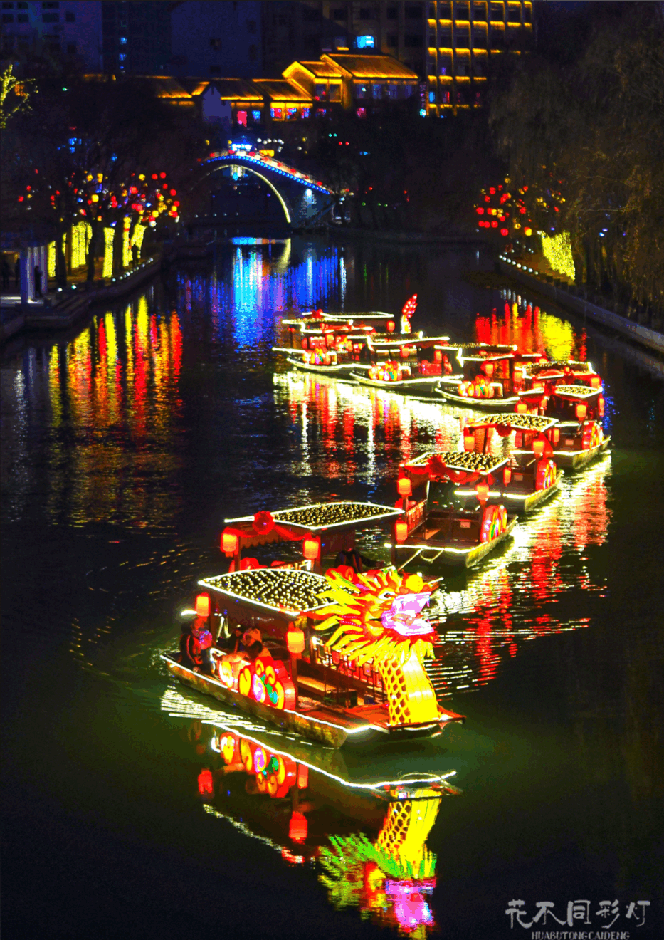 杭州西湖中秋月亮船全景-33艘月亮船夜色水景