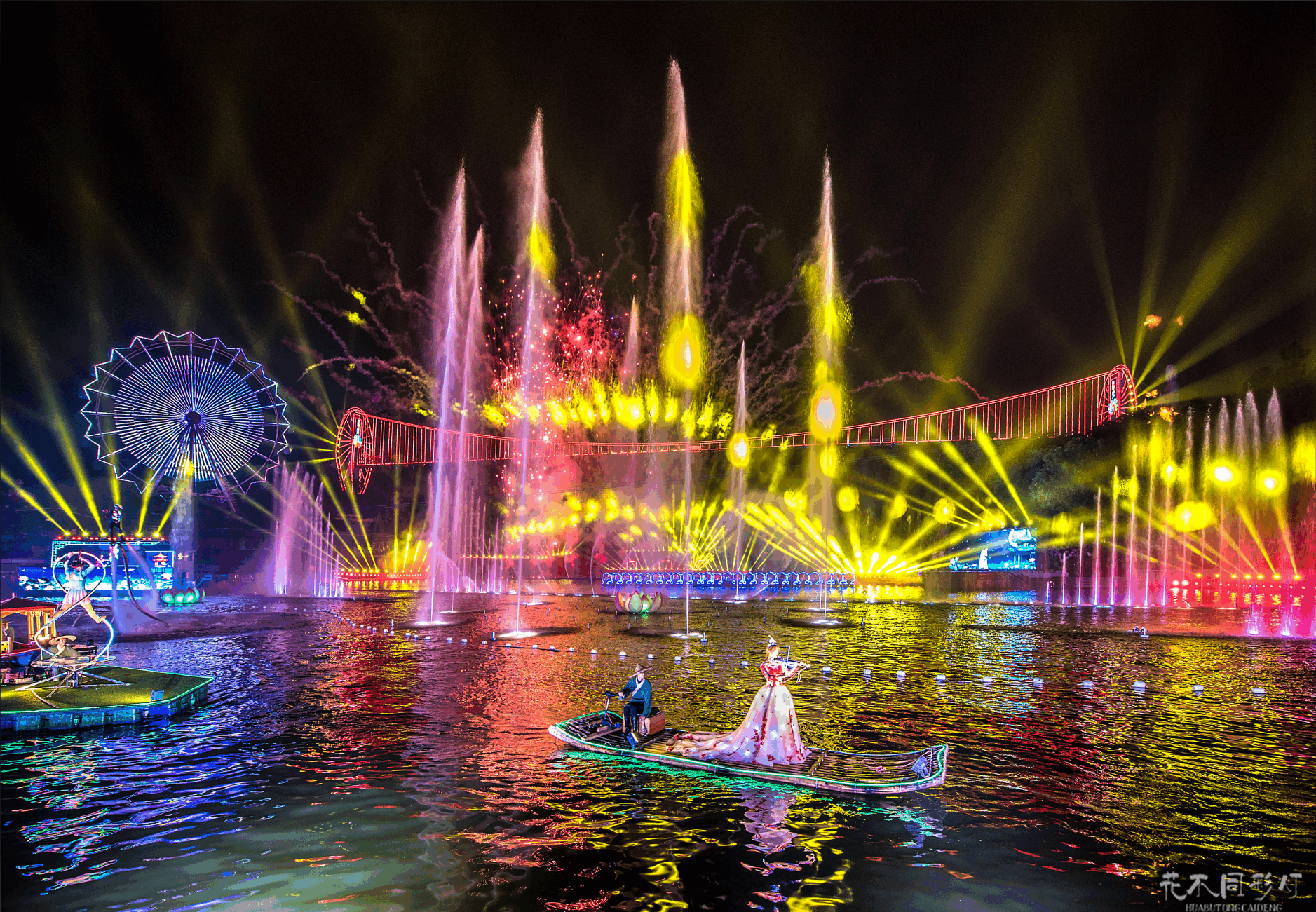 星湖风景区水景灯光秀全景,展现水幕投影与音乐喷泉的震撼效果 星湖风景区水景灯光秀全景,展现水幕投影与音乐喷泉的震撼效果