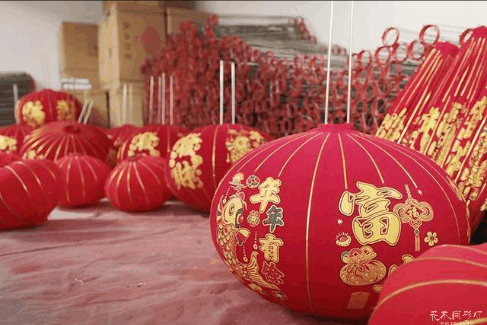 中国南北地域灯笼风格对比实拍图示 - 花不同彩灯地域文化研究 中国南北地域灯笼风格对比实拍图示 - 花不同彩灯地域文化研究