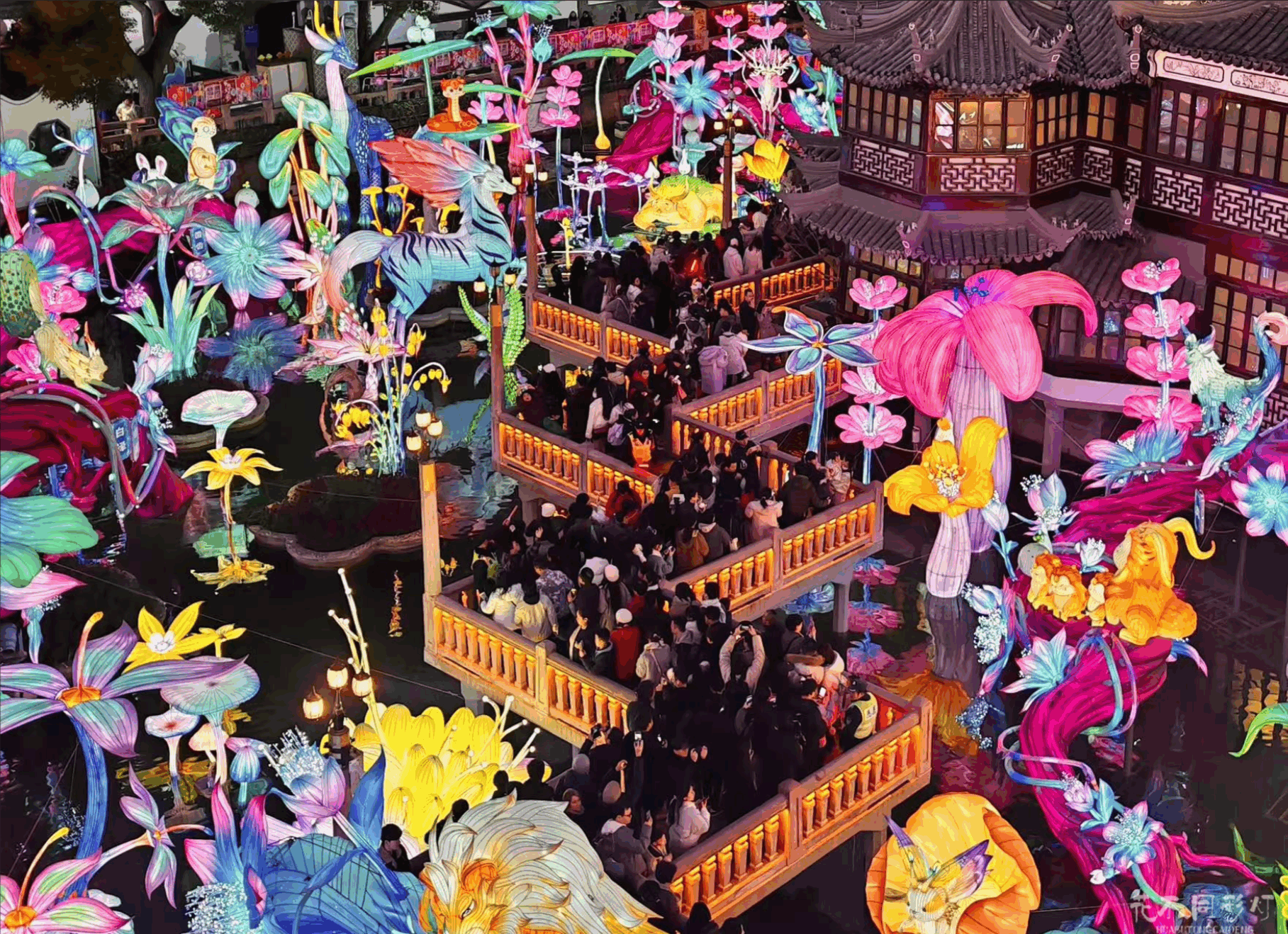 生态步道照明实景展示 - 花不同仿生灯笼设计