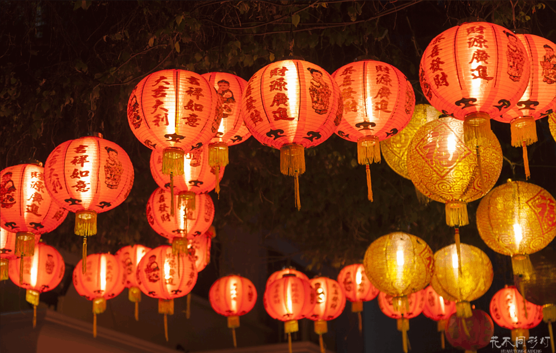 景区夜游经济崛起:灯光秀成文旅新引擎 景区夜游经济崛起:灯光秀成文旅新引擎