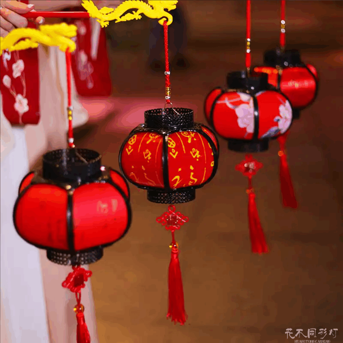 传统工艺与现代设计融合的定制灯笼展示 - 花不同文化传承案例 传统工艺与现代设计融合的定制灯笼展示 - 花不同文化传承案例