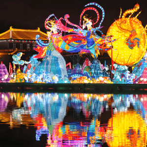 如何利用灯光设计，让夜间花船成为视觉焦点