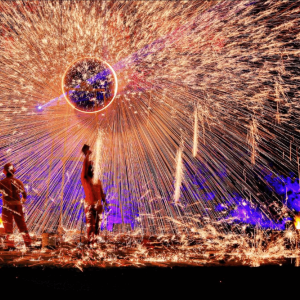【万岁山景区】春节夜游：一场打铁花，引爆景区客流新纪录